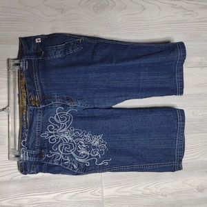 Embroidered Shorts- Mecca Femme